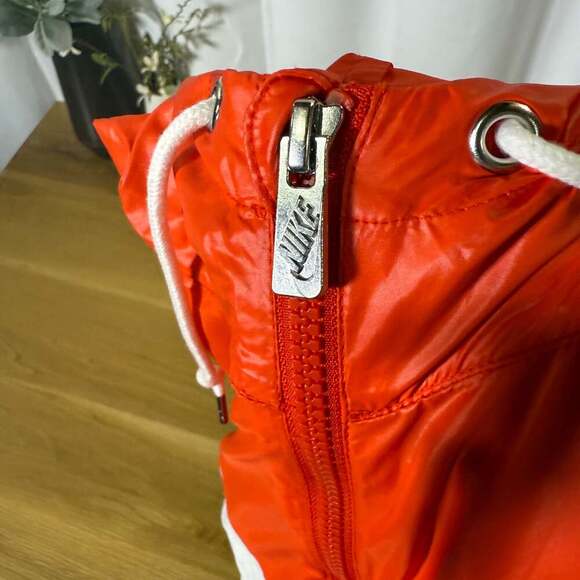 Nike Athleisure White & Red Windrunner lightweight hooded Jacket Women’s Large - Picture 6 of 11